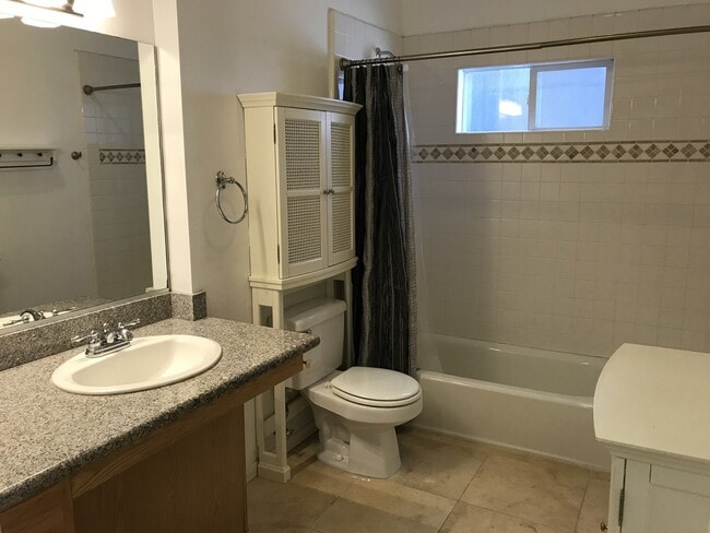 Building Photo - RENT SPECIAL - CONDO in Prime NOHO Art Dis...