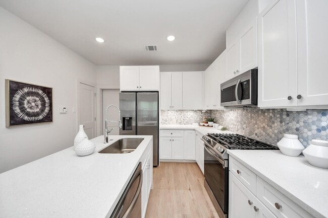 Building Photo - 1047 Glenn Ave