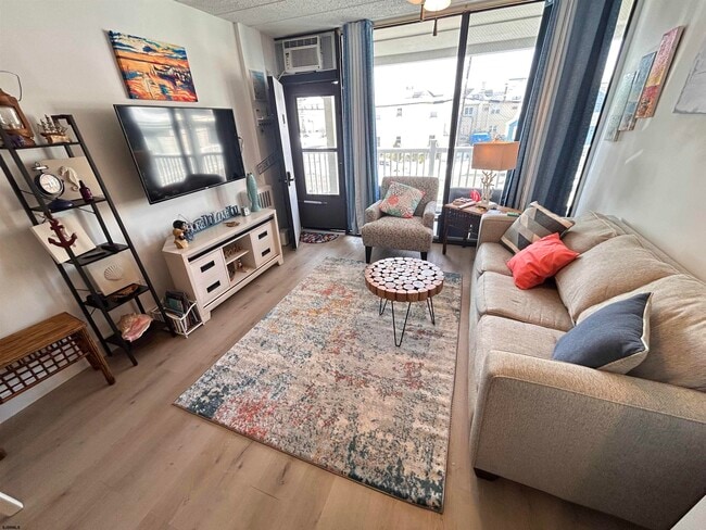 Building Photo - 9415 Pacific Ave