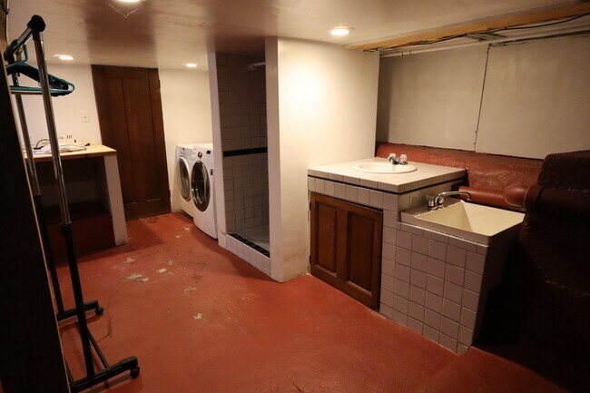 Building Photo - 3 Bedroom House Walking Distance to Purdue University