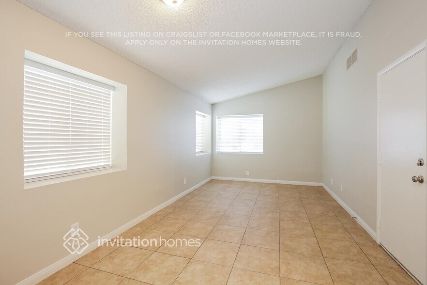 Building Photo - 4041 Hazelridge Dr