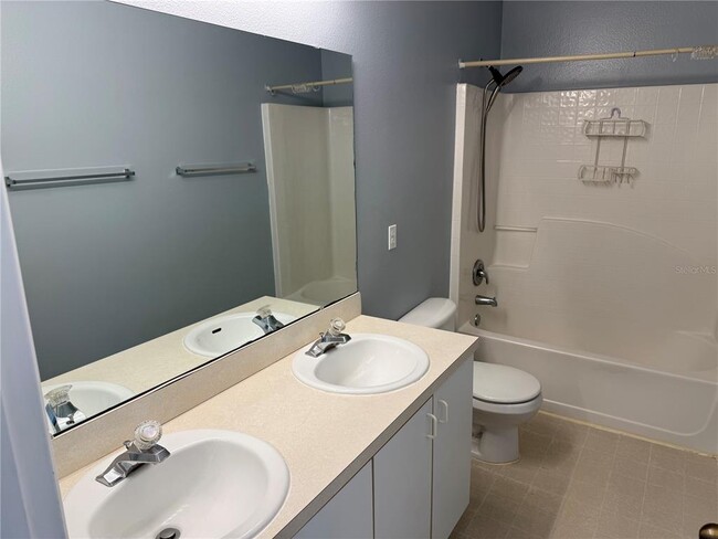 Building Photo - 1219 Kempton Chase Pkwy