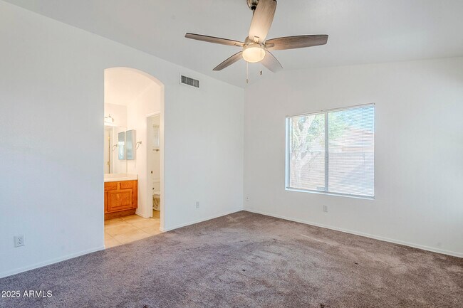 Building Photo - 1312 W Park Ave