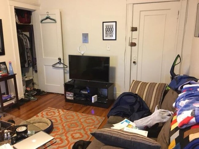 Building Photo - Nicely renovated 1 bed in a prime location in Allston!