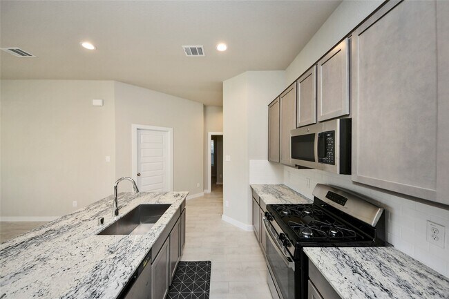 Building Photo - 11834 Maple Oak Dr