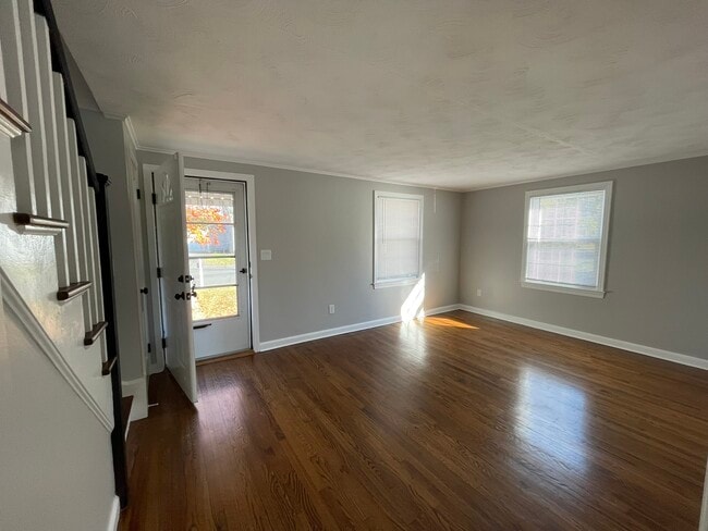 Building Photo - 34 Monroe St