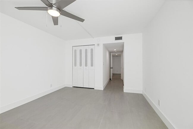 Building Photo - 1360 S Ocean Blvd