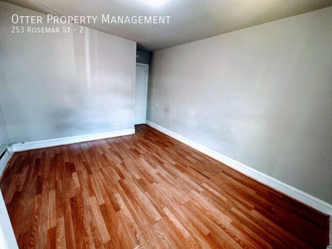 Building Photo - 253 Rosemar St