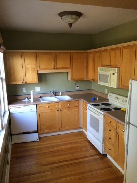 kitchen has new appliances and lots of storage. There is a washer and dryer in unit in a closet nearby - 1028 Saint Charles Ave. NE Apt. # 7