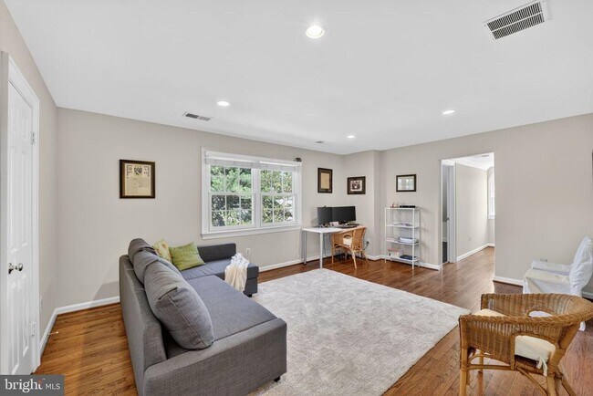 Building Photo - 5115 Cape Cod Ct