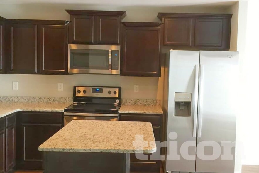 Building Photo - 1093 Neeleys Bend E