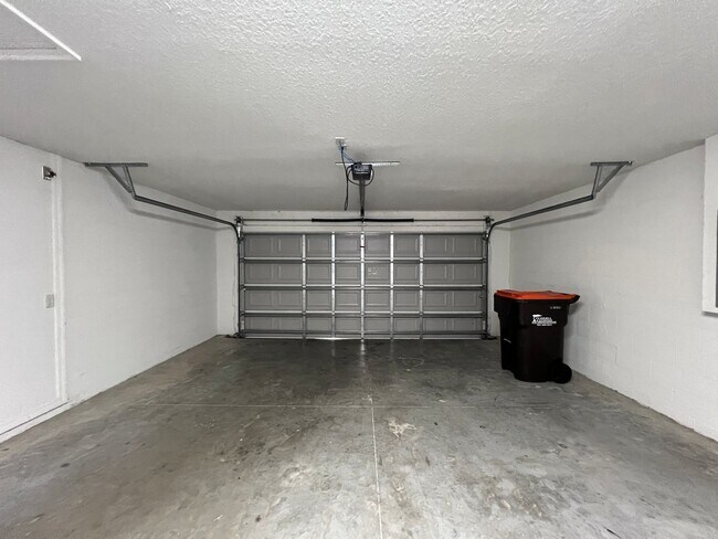 Building Photo - AMAZING 3 BD/2BA Home in Beautiful Ocala!!!