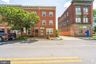 Building Photo - 1423 E Baltimore St
