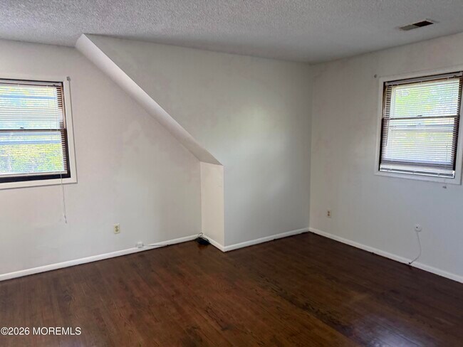 Building Photo - 567 Fischer Blvd
