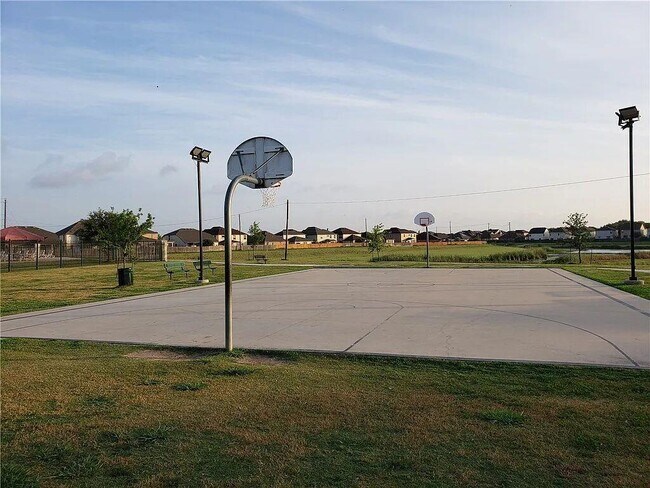 Building Photo - 8825 Stambourne St