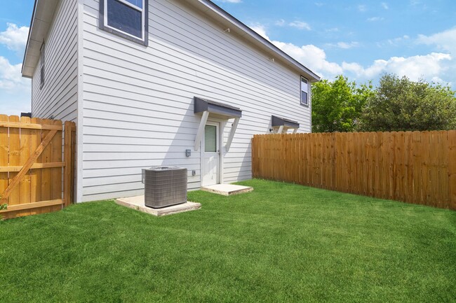 Building Photo - 6734 Summer Fest Dr