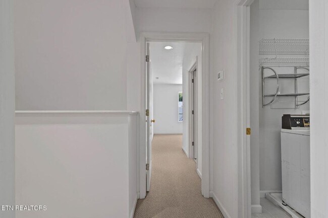 Building Photo - Beautiful End-Unit Condo – Move-In Ready!