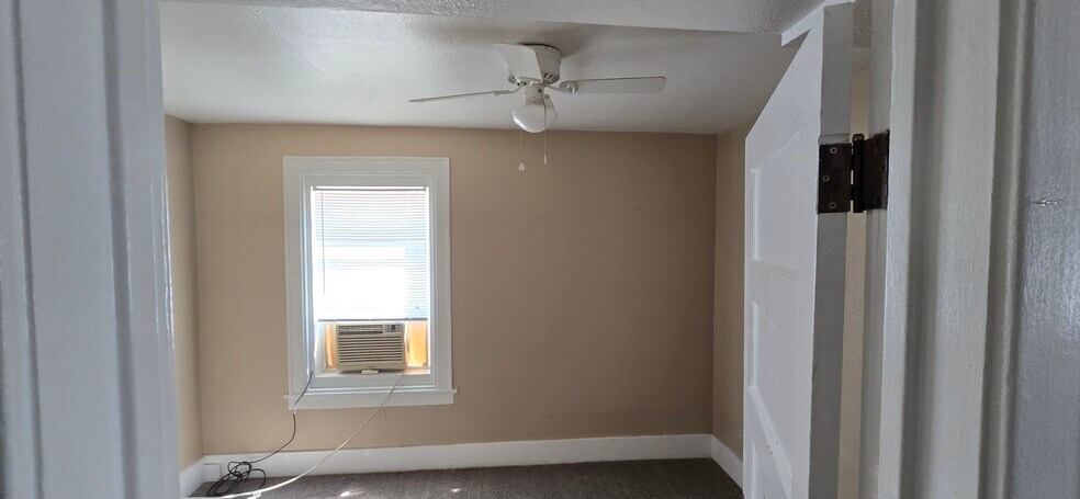 Bedroom - 1112 E 6th St