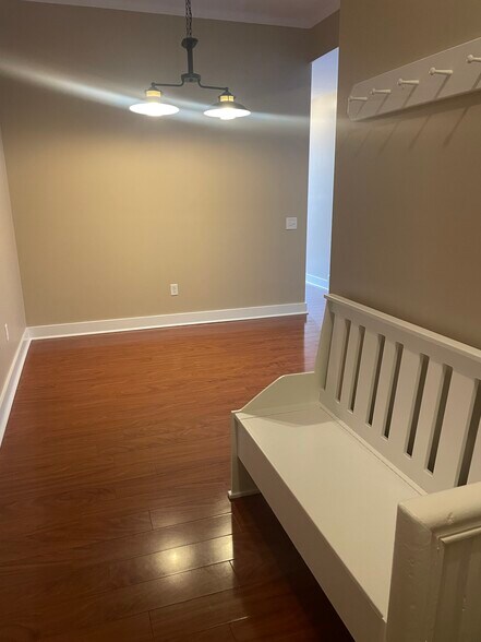 Building Photo - 48 Castle St