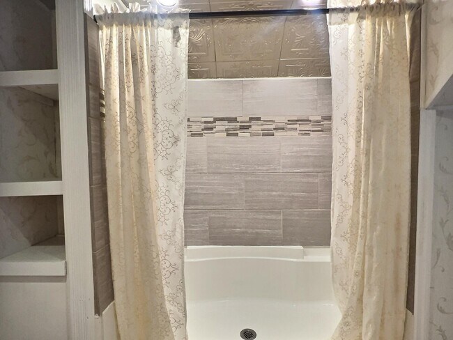 Building Photo - 339 Charleston St SE