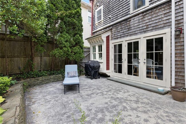 Building Photo - 5 Tews Ct