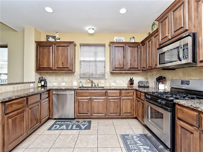 Building Photo - 1802 Greenside Trail