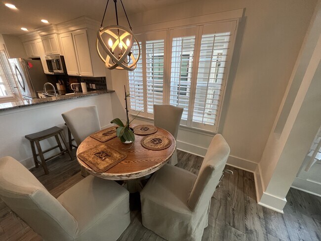 Building Photo - 16 Old Stoney Ln