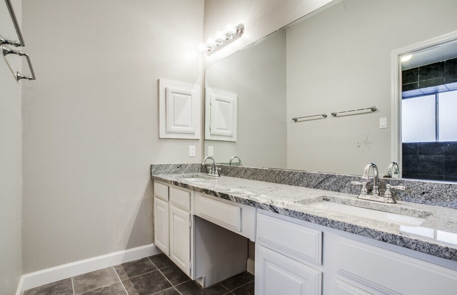 Building Photo - 6103 John Chapman