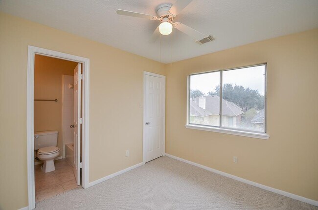 Building Photo - 139 Skycrest Dr
