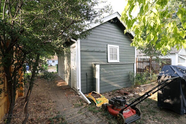 Building Photo - Beautiful Historic Two Bedroom Home