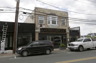 Building Photo - 10 4th Ave