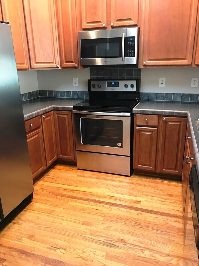 Building Photo - 103 Pickens St