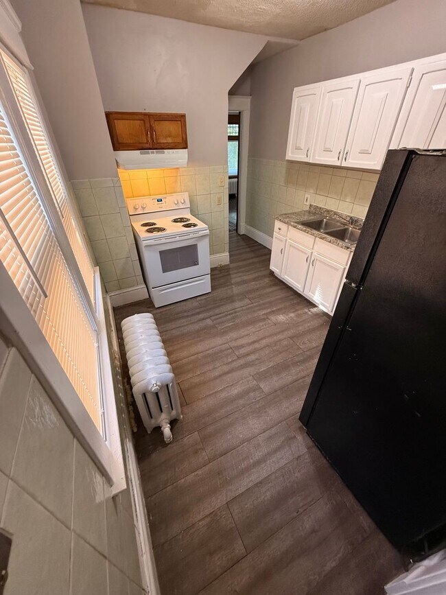 Building Photo - 3718 Oakland Ave S