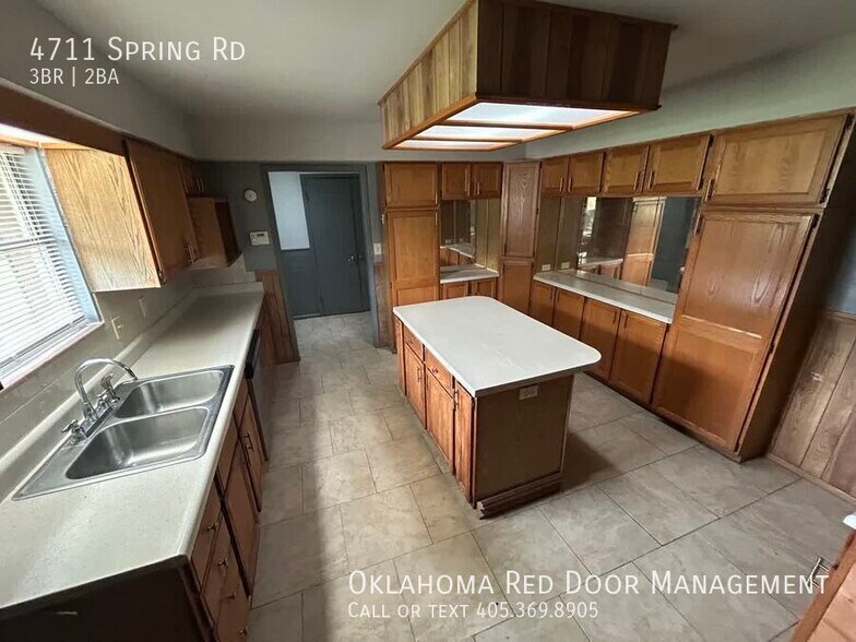 Building Photo - 4711 Spring Rd