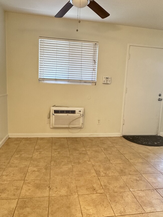 Building Photo - 3532 Meade Ave