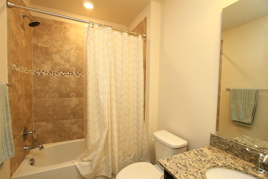 Building Photo - 129 Parkway Ct