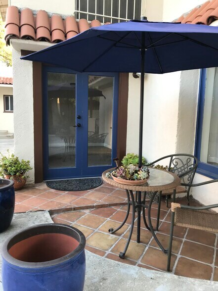 Building Photo - 1357 E Orange Grove Blvd