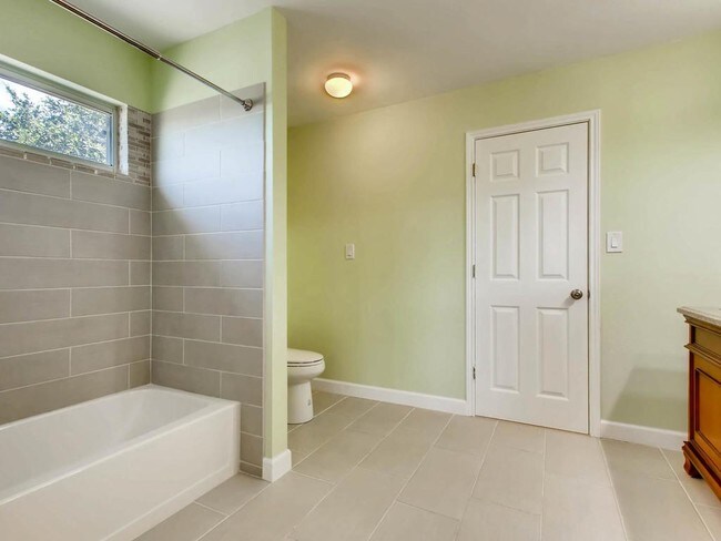 Building Photo - 10217 Medinah Greens Dr