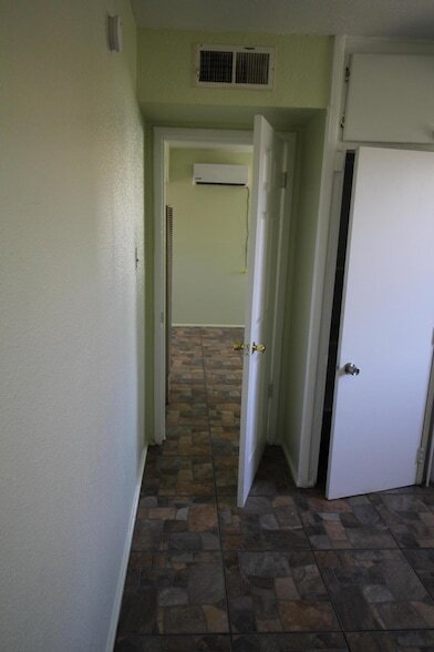 Building Photo - 3900 Flory Ave
