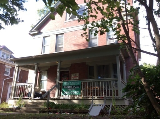 Building Photo - 290 E 15th Ave