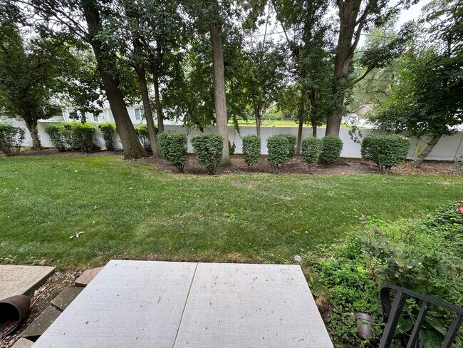 Building Photo - 2399 Stoughton Cir
