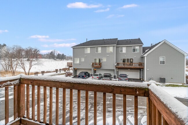 Building Photo - 520 Lincoln Station Dr