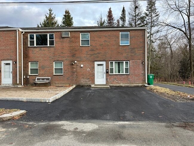 Building Photo - 38a Saco St