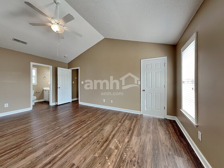 Building Photo - 212 Sedge Meadow Dr