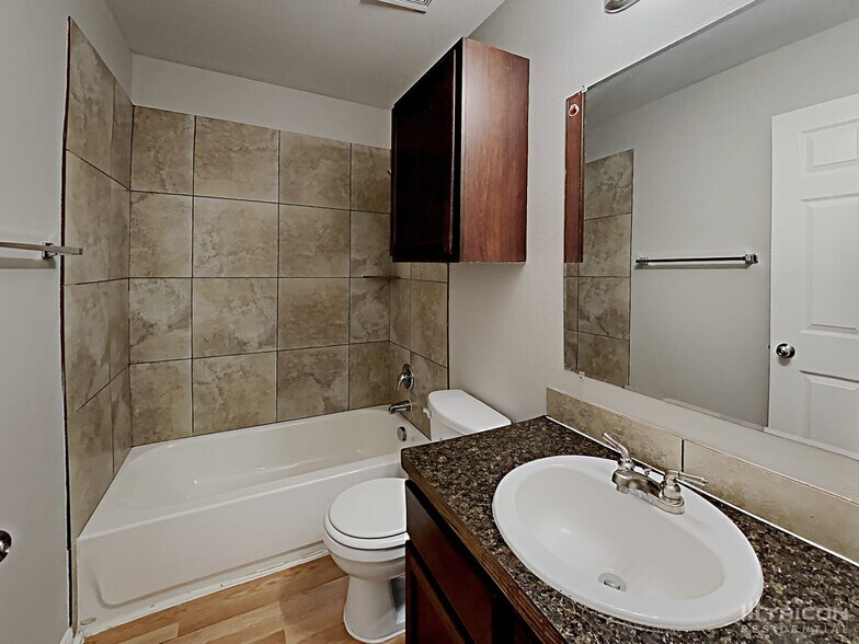 Building Photo - 1027 Trail Driver Cove