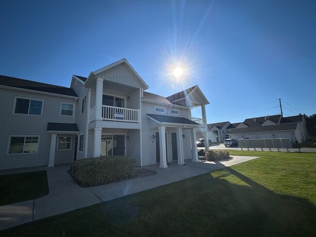 3 Bedroom 2 Bathroom Condo in Springville! - 3  Bedroom 2 Bathroom Condo in Springville!