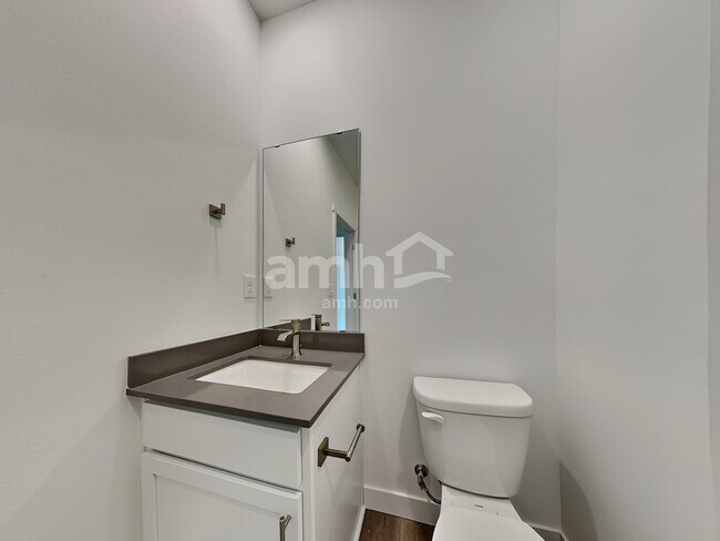 Building Photo - 2408 E Buckskin Way