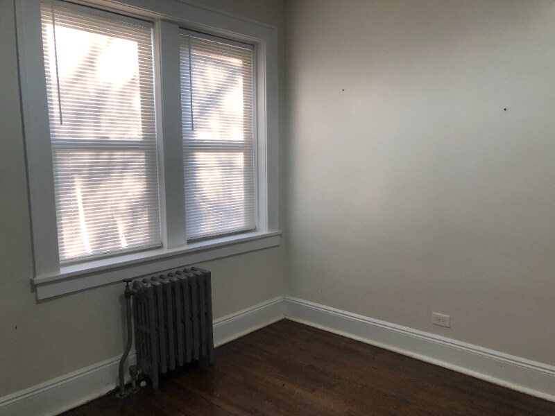 Building Photo - 34 E Tryon Ave