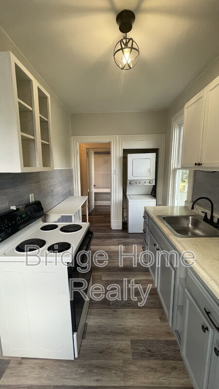 Building Photo - 401 N McKean St
