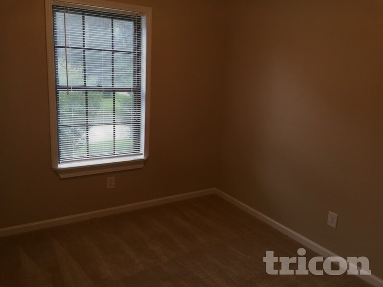 Building Photo - 200 Gage Ct